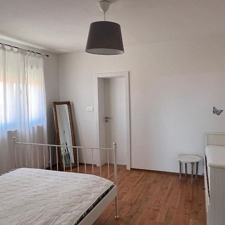 Apartmani Maksan Pakostane Ngoại thất bức ảnh