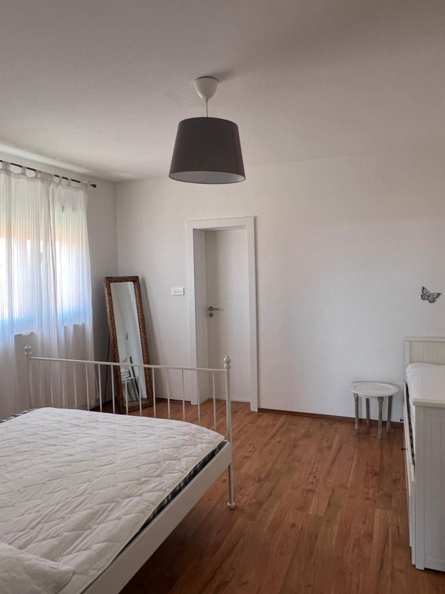 Apartmani Maksan Pakostane Ngoại thất bức ảnh
