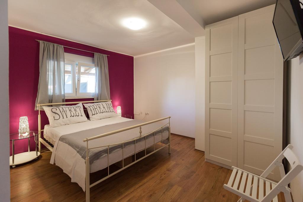 Apartmani Maksan Pakostane Ngoại thất bức ảnh
