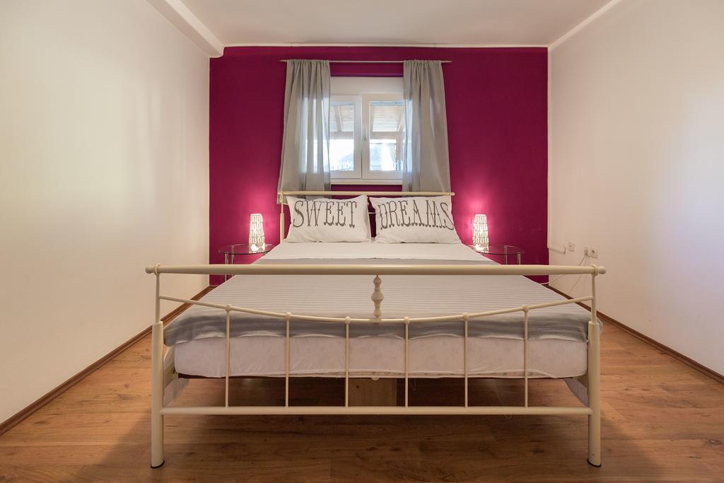 Apartmani Maksan Pakostane Ngoại thất bức ảnh