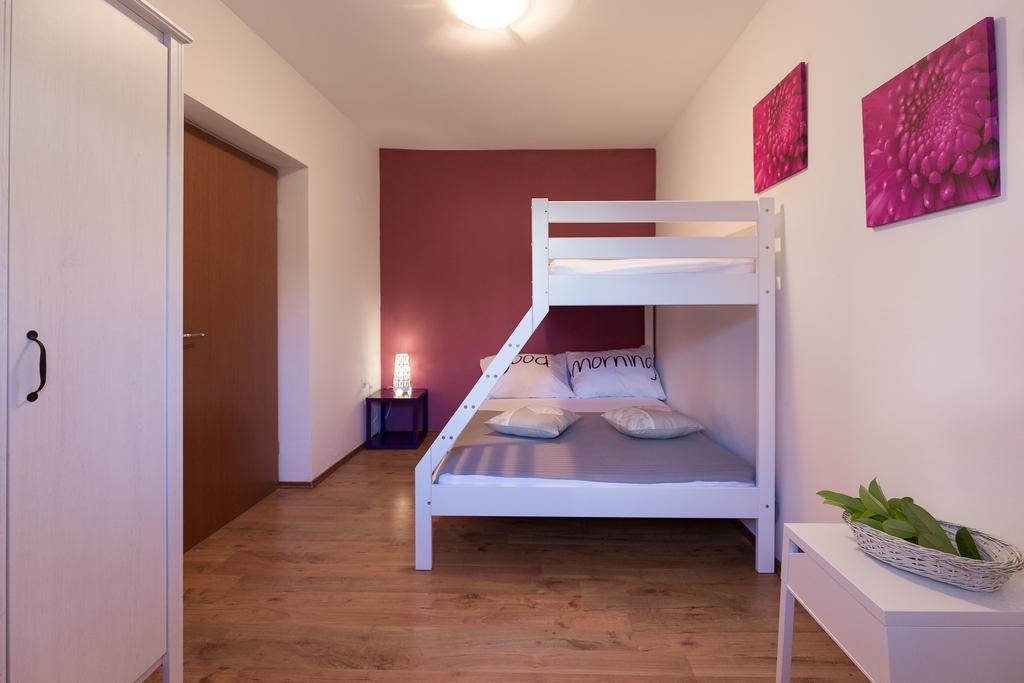 Apartmani Maksan Pakostane Ngoại thất bức ảnh