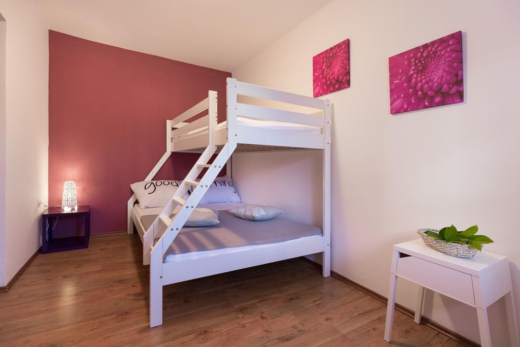 Apartmani Maksan Pakostane Ngoại thất bức ảnh