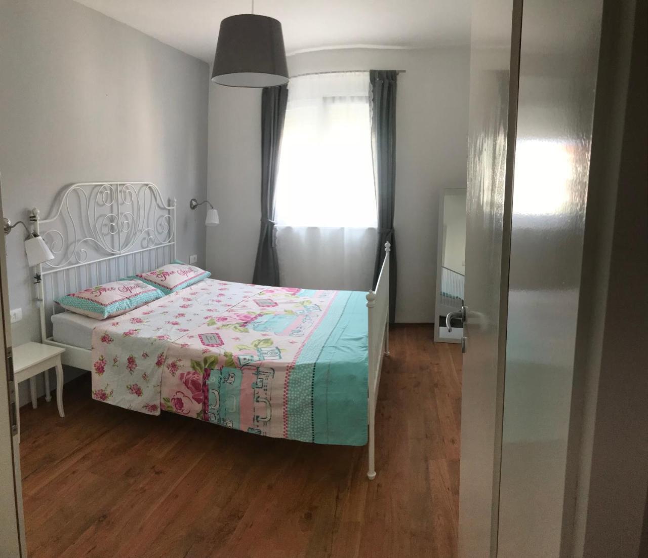 Apartmani Maksan Pakostane Ngoại thất bức ảnh
