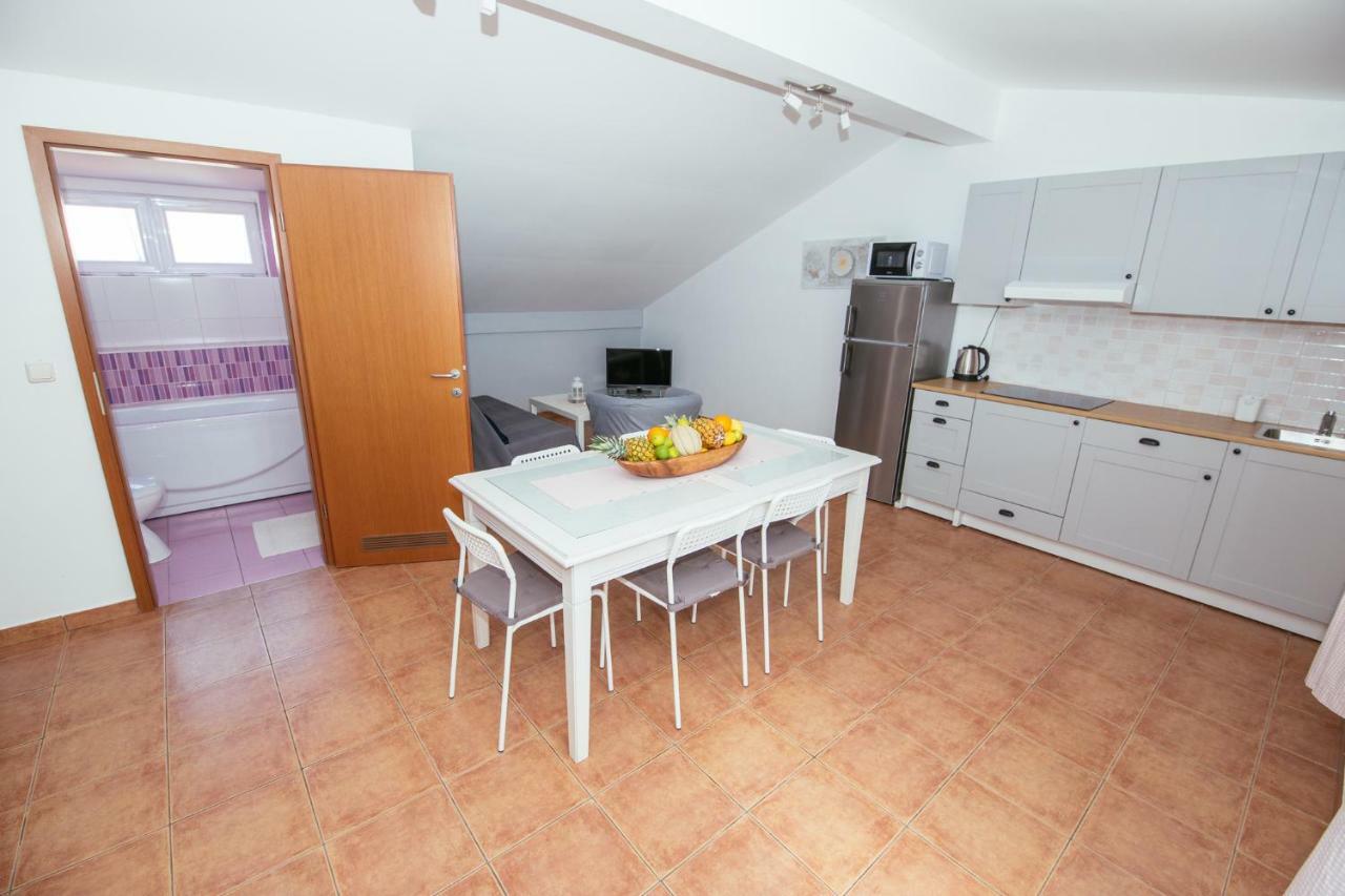 Apartmani Maksan Pakostane Ngoại thất bức ảnh