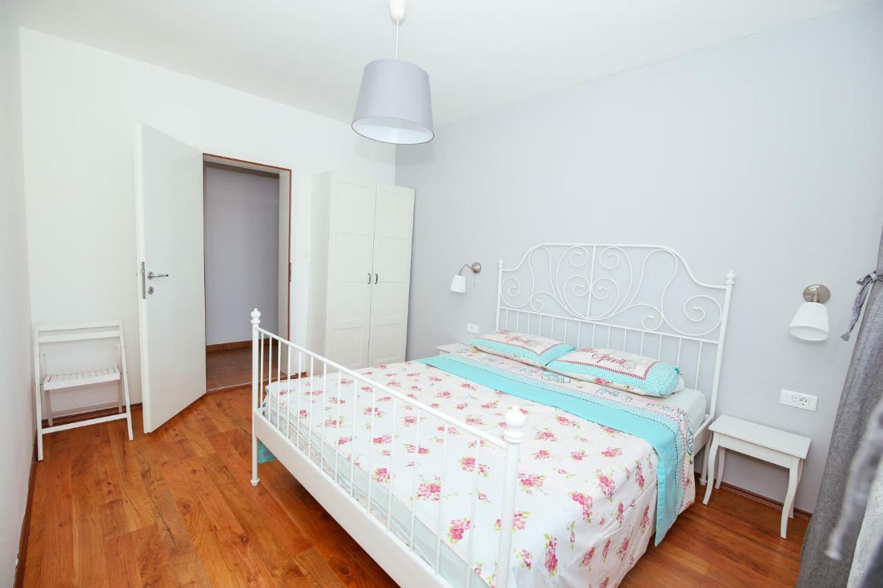 Apartmani Maksan Pakostane Ngoại thất bức ảnh